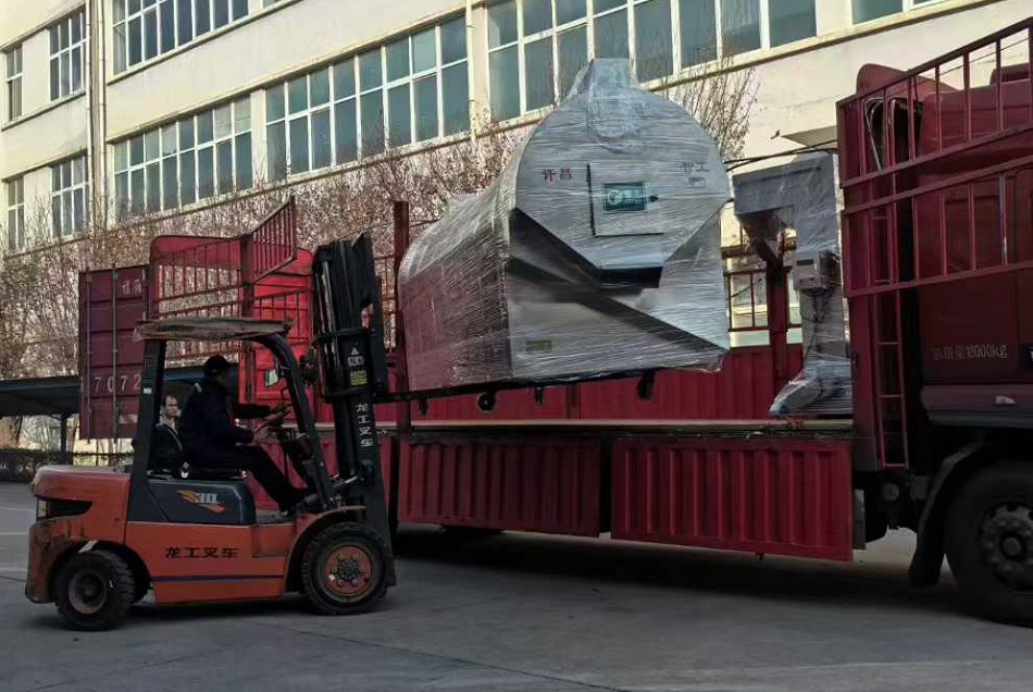 重慶客戶訂購的流水線電磁炒貨機和烘干機裝車發(fā)貨